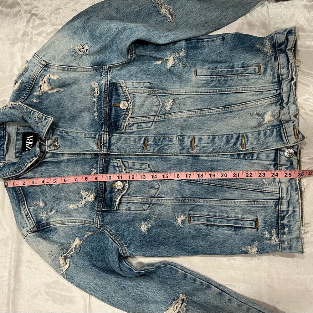 Distressed denim jacket - Picture 5 of 7